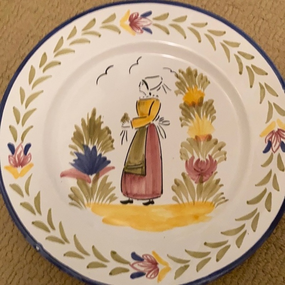 Sur La Table Quimper 10” wall decor plate Portugal-woman in pink standing field